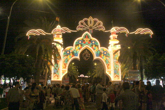 Cientos de moroneses disfrutaron de la primera noche de Feria.
