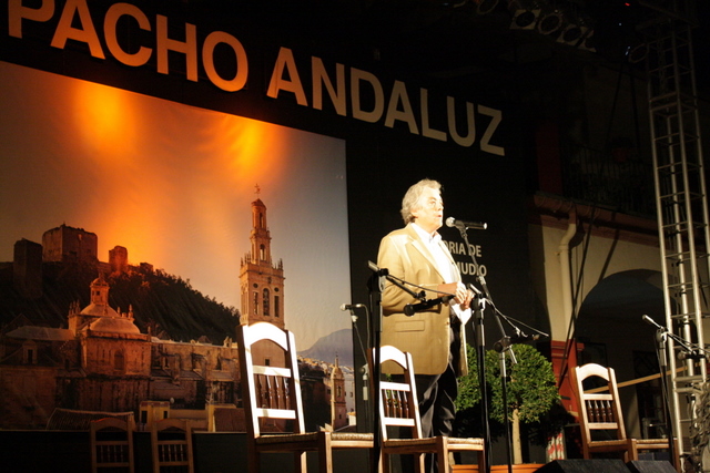  Manuel Bohórquez fue el encargado de presentar el festival.